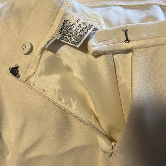 Cream Kasper Suit Size 18 - Picture 12 of 12